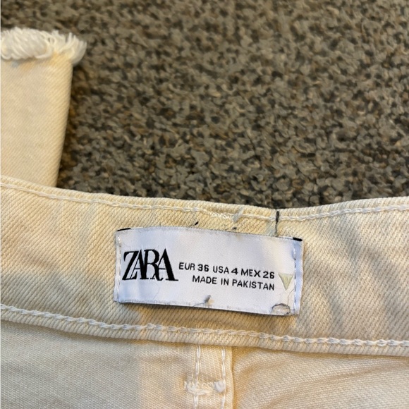 Zara Cream Straight Leg Jeans - Picture 3 of 5